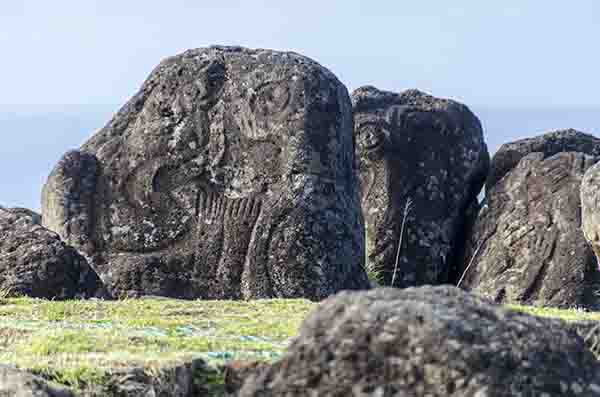188 - Chile - isla de Rapa Nui o Pascua - Orongo - petroglifos